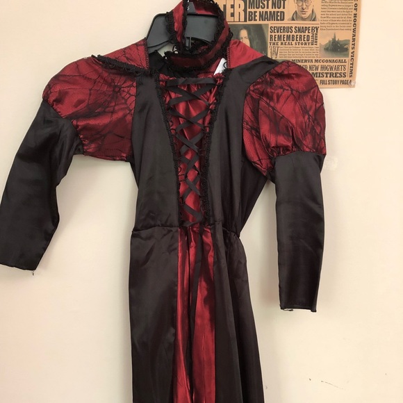 Girl Vampire costume - Picture 1 of 3